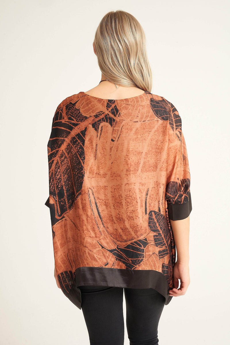 1H Top Chic Silk-Look Top with Necklace
