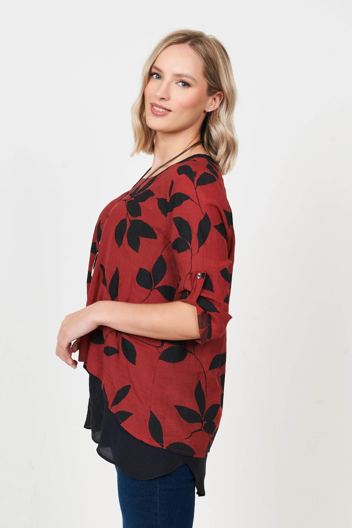1I Top Leaf Pattern Double Layer Top with Necklace