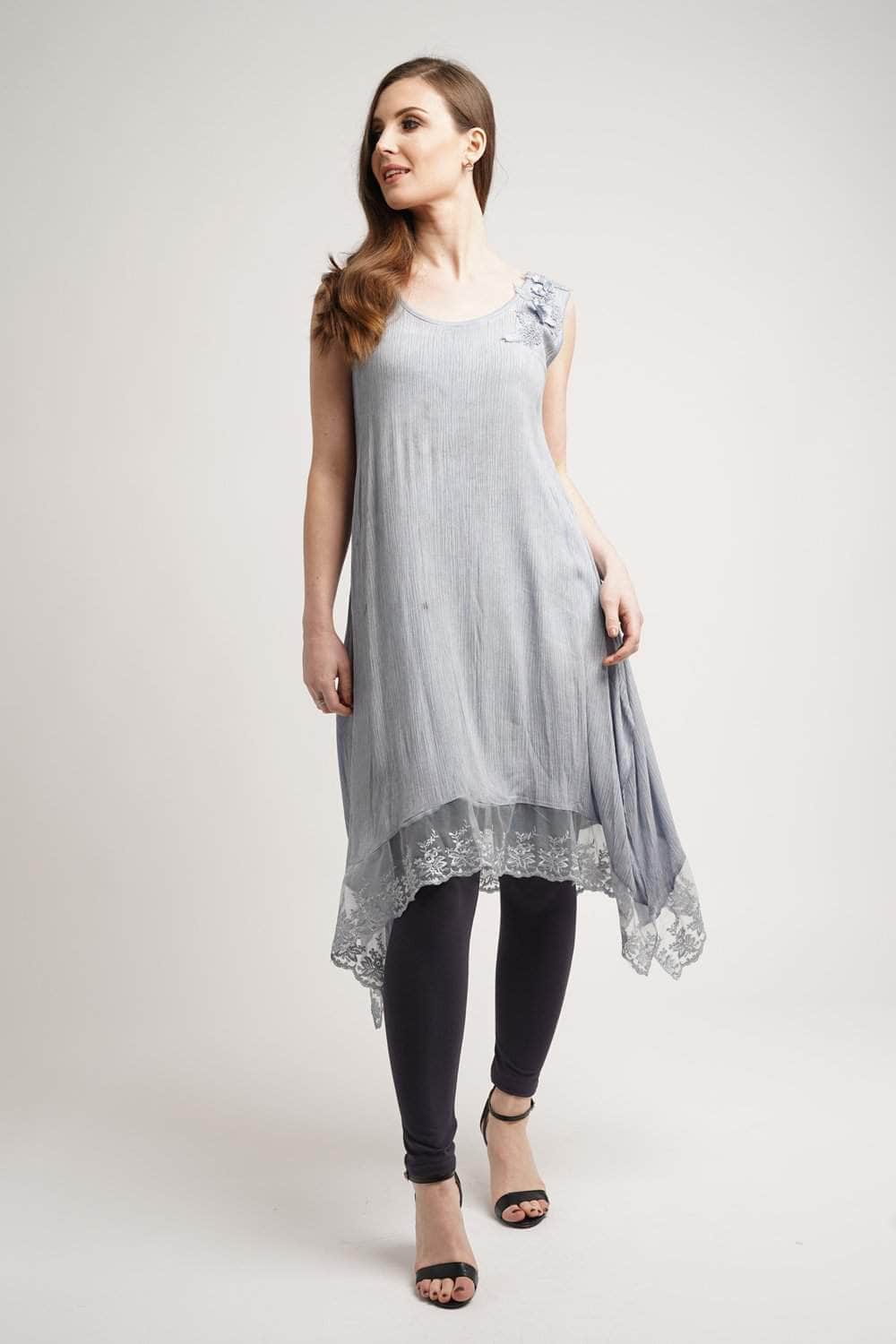 Saloos Dress 12 / Denim Crinkle Sleeveless Midi-Dress