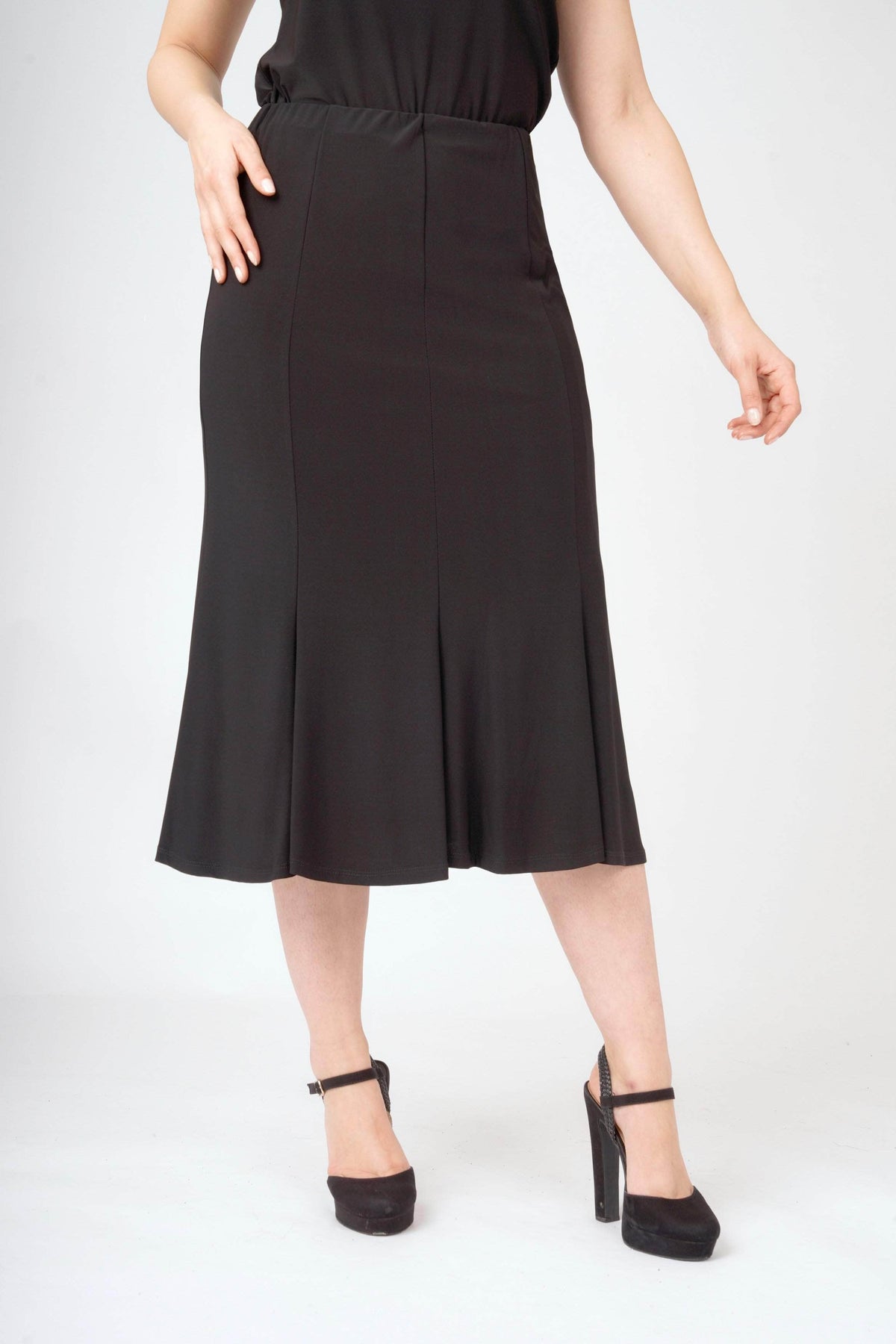 Saloos Skirt Black / 12 Essential Midi-Skirt
